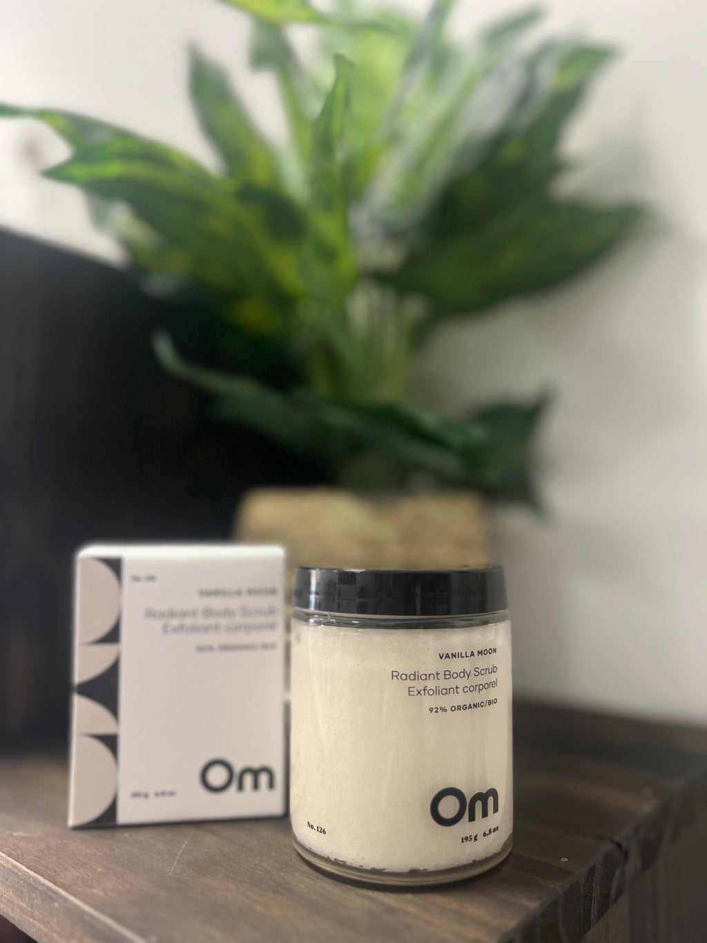 Om Organics Vanilla Moon Body Scrub - 195g