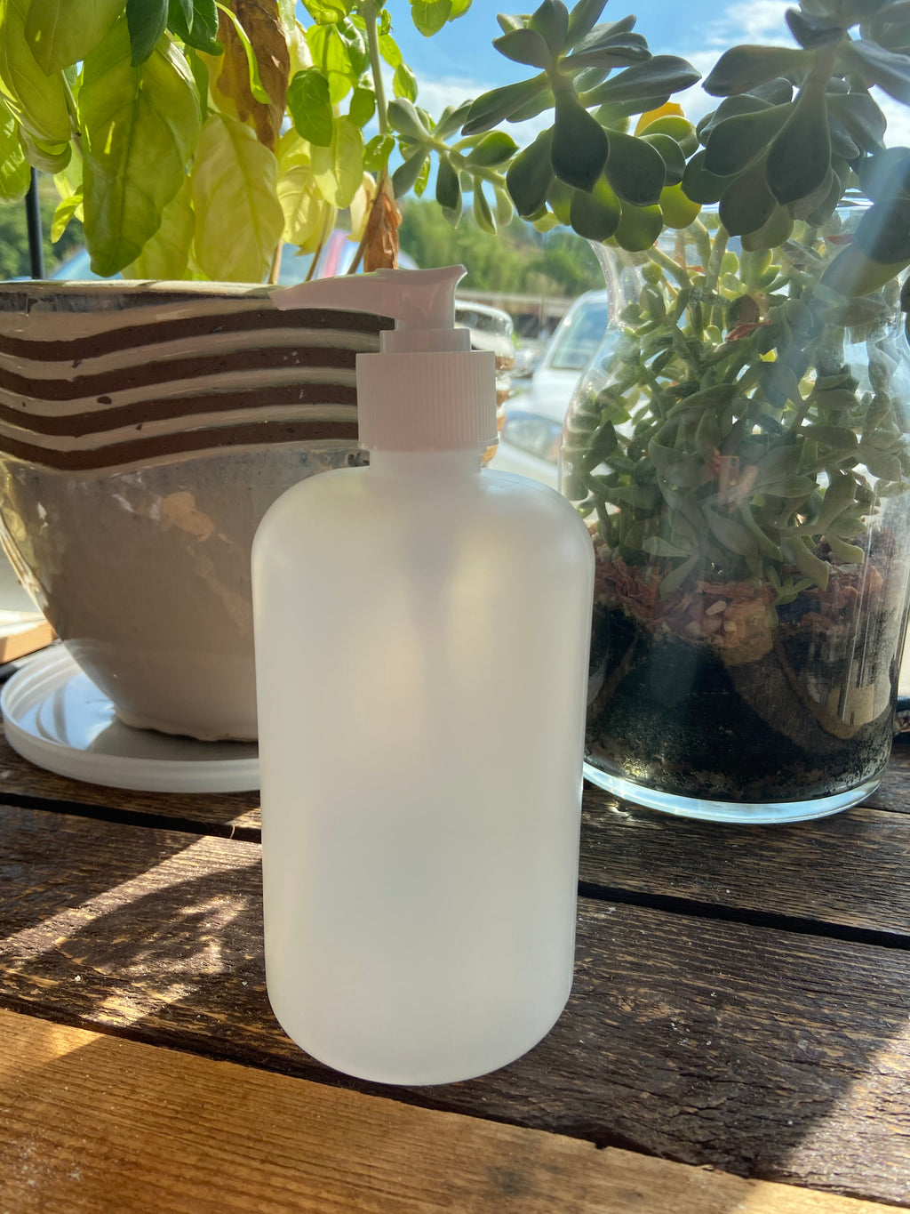 Plastic 1000 ml Bottle with Pump